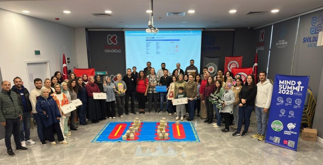 Kocaeli’nde 64 Öğretmen Zekâ Hamlesi Programıyla Antrenör Ailesine Katıldı